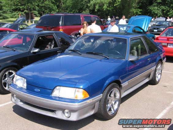 Blue 1989 Ford Mustang coupe, 3/4 front view