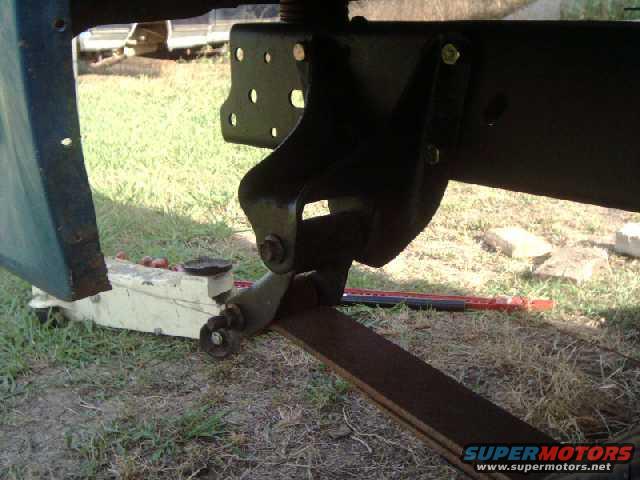 shackleflip847.jpg GOOD shackle angle