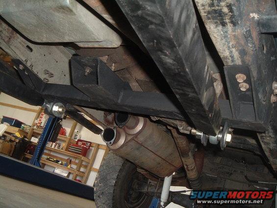 solid-axle-swap-071.jpg new trans crossmember