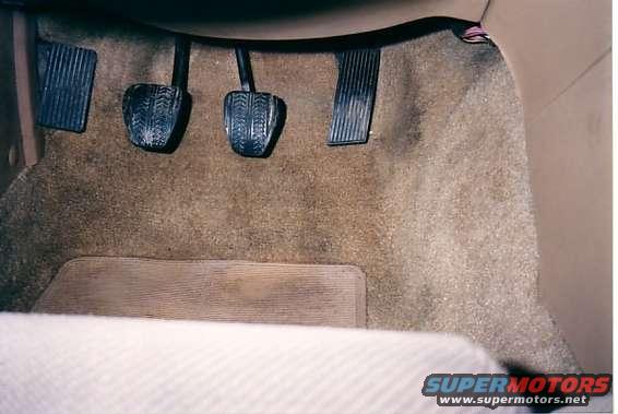 pedals.jpg Discoloration in drivers' footwell