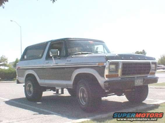 1979 Ford Bronco 3q-front view, two-tone blue and silver