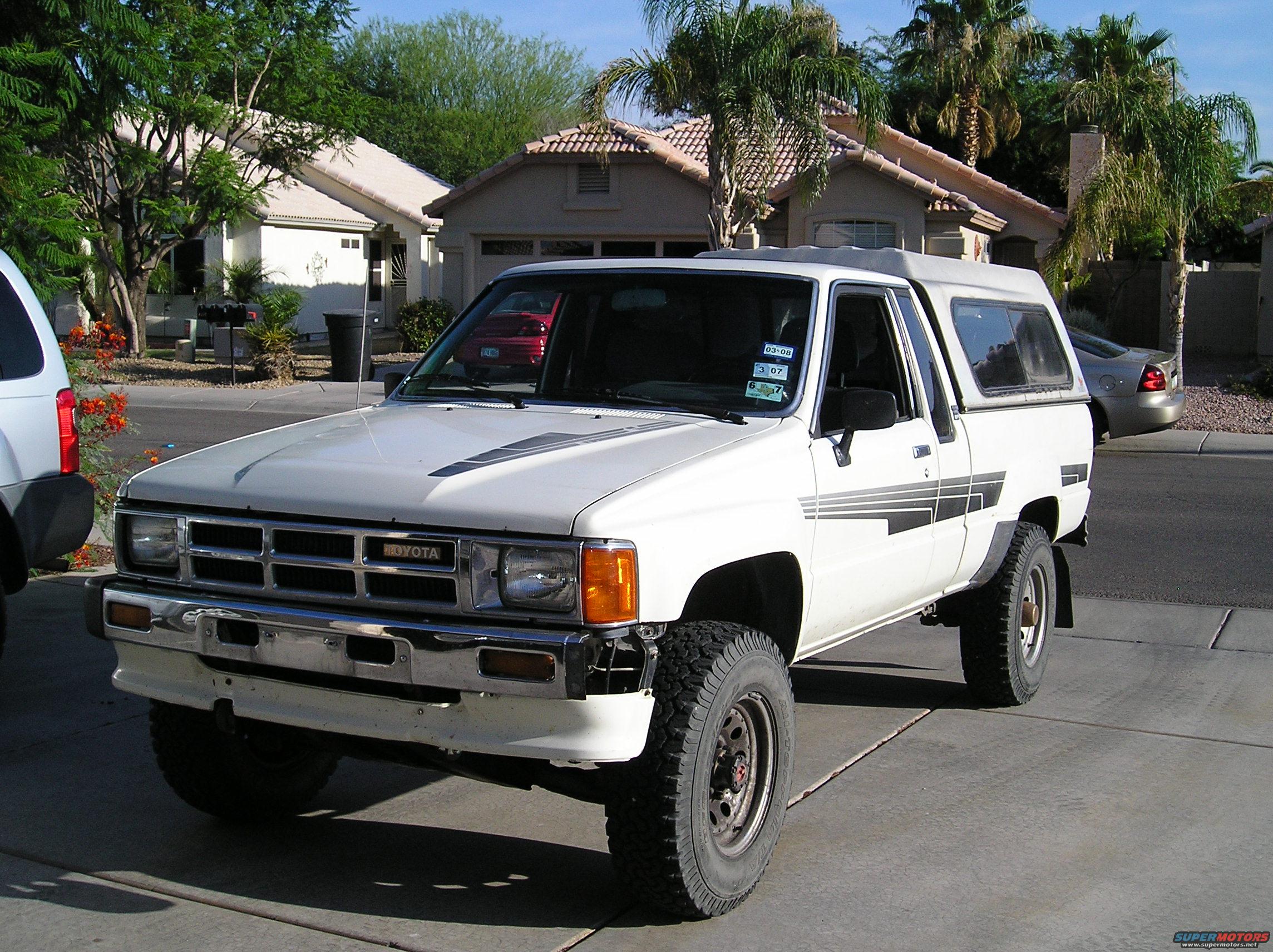 1986 Toyota Hilux “hoopty”