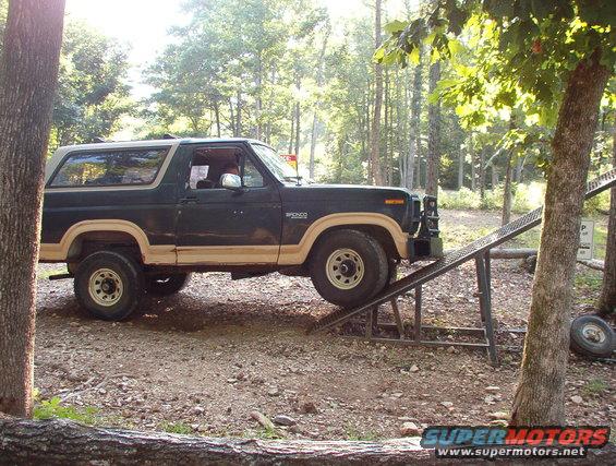 04ramp.jpg These pics are even more interesting now, in hindsight.  My bumpers kept me from even really getting ON the ramp, but they didn't interfere with anything on the trails.