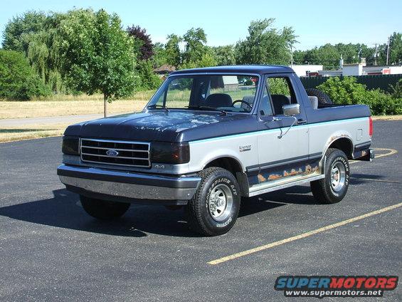 super-bronco.jpg First Summer with the top off.  All clean.