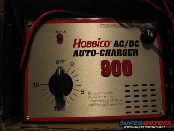 Hobbico AC/DC Auto-Charger 900 with a red trickle light and a dial set to OFF