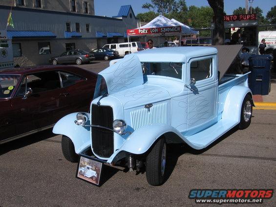 img_2493.jpg '34 Ford, with a 350 V8! :)