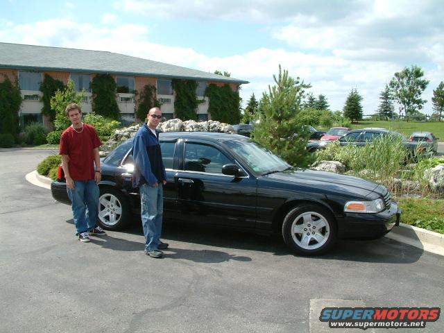 2002 Ford Crown Victoria photo