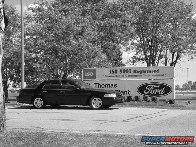 2002 Ford Crown Victoria photo