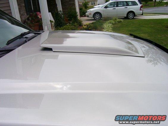 Silver 2004 Chevrolet Silverado 1500 hood scoop