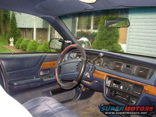 b029_12.jpg interior...