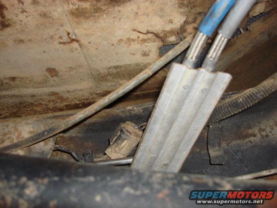 fuel-lined.jpg here is the last view of the bracket in place. 