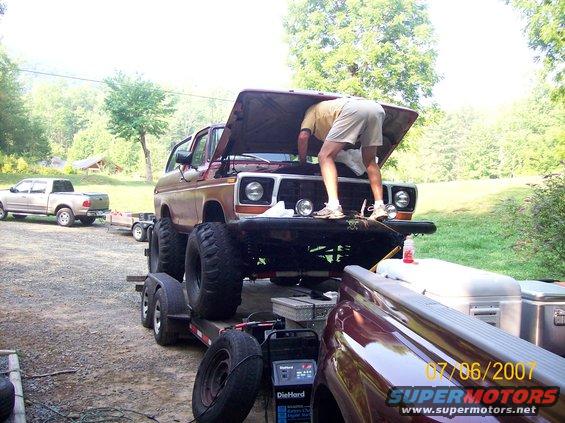 100_0798.jpg Working on it and it's not off the trailer