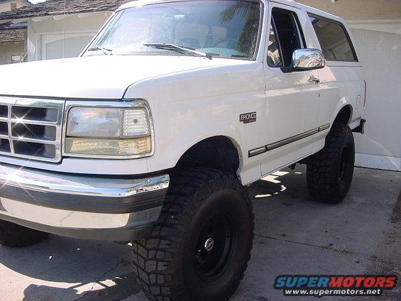1995 Bronco side view