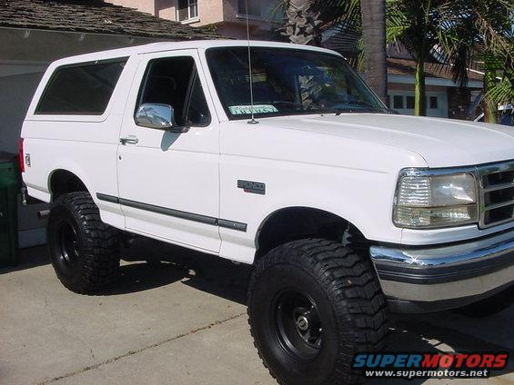 1995 Ford Bronco on 35's Procomp Xterrain tires with a 6 inch Pro Comp lift. The cobination works great!