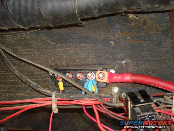 motorhome17.jpg here is the tap side of the cable. this will allow anything to be powered here.