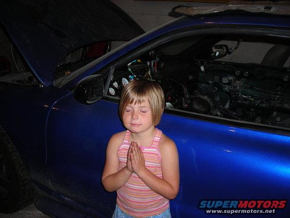 dscn0838.jpg Pray'n to the car gods
