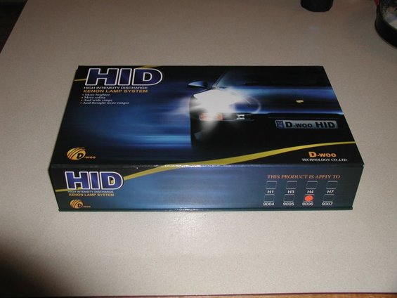 Box for D-Woo HID High Intensity Discharge Xenon Lamp System, showing compatible bulb types H1, H3, H4, H7