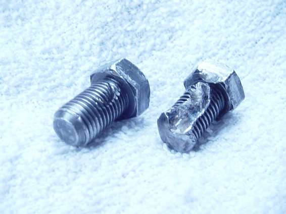 jacobs_bday_todds_bumperring_gear_070.jpg Another pic of the bolts