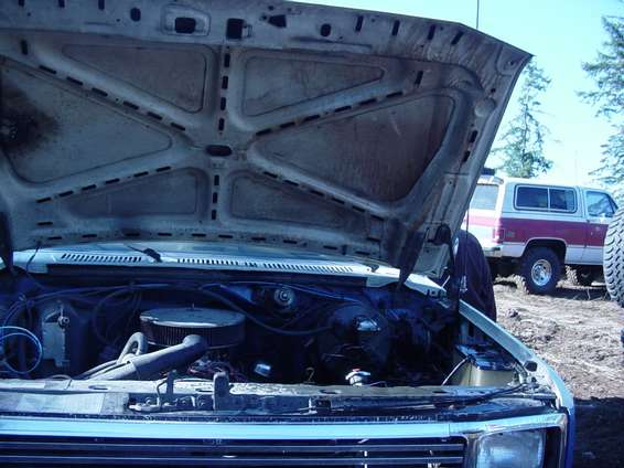 4x4_wars_101202_016.jpg Nice and wet under the hood