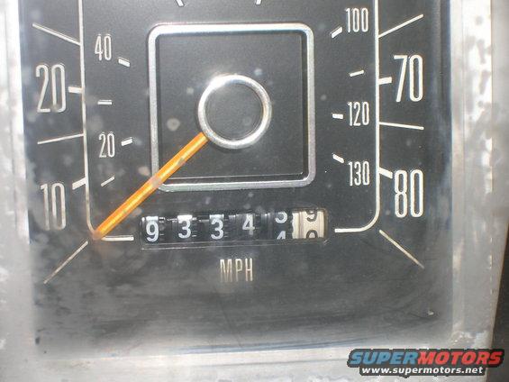 Speedometer and odometer showing 93334 miles