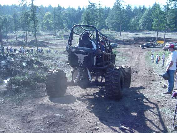 4x4_wars_101302_109.jpg Time for the rock climb