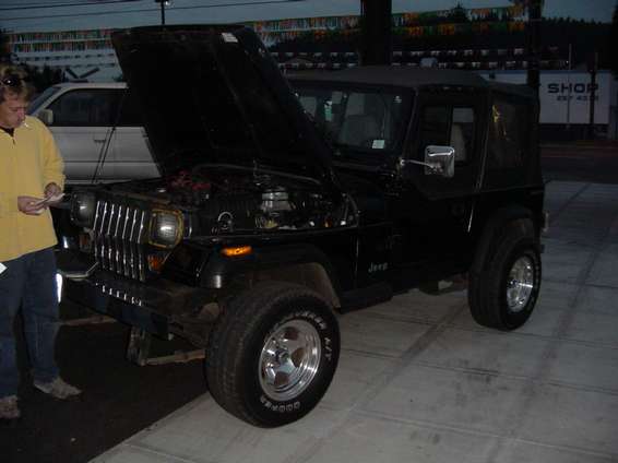 franks_jeep_1.jpg We went shopping and came up with this 95 wrangler, its a 2.5 4cyl, 5spd.