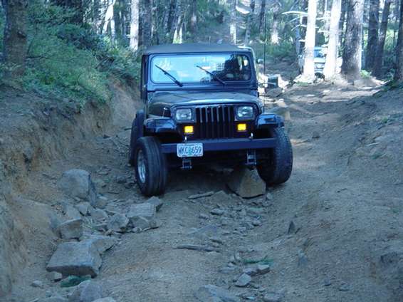 jeep_shakedown_030.jpg Whoops, a little rock in the way