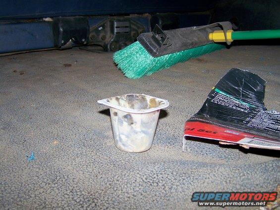 000_0081.jpg Say 'ello to my lil friend...  Pedro the Puddin' Cup. Another great freebie that came with the bronco.  And yes that is mold.