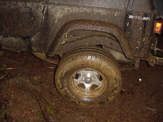 lets_go_wheelin_111602_169.jpg A little droop for Franks jeep