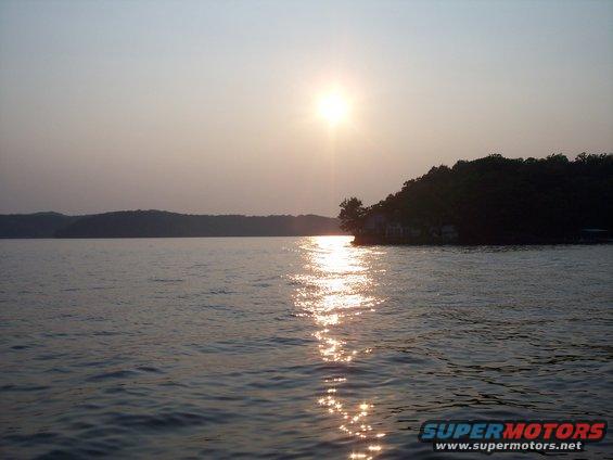 sunsetoz.jpg Sunset at the Lake of the Ozarks