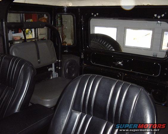 dsc00444.jpg Inside 2