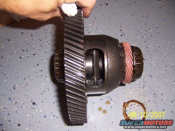 Side view of LSD with bearings