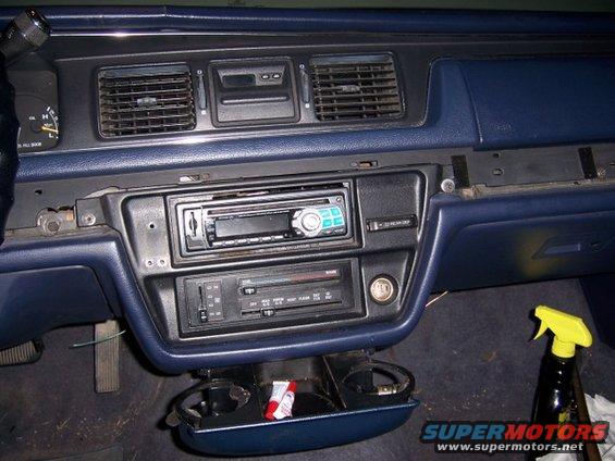 100_1708.jpg took this apart, just to remove the CB mic screws and reset some flanges to hold the radio face down.