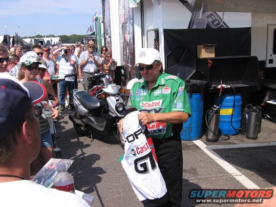 img_2714.jpg The man, John Force!!!