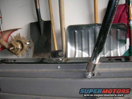 bikini09.jpg The old bracket next to the new Marine Stainless