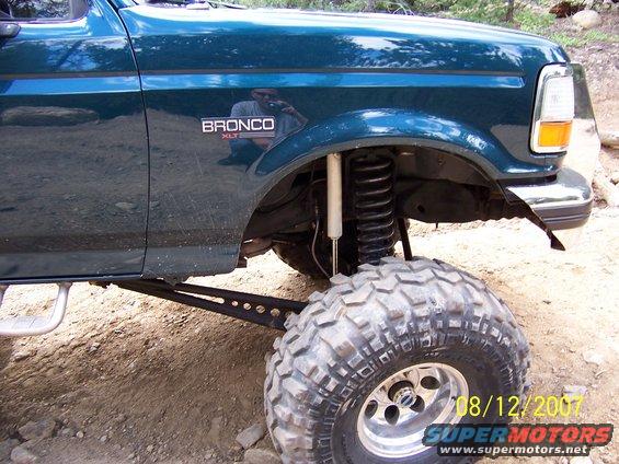 8122007-014.jpg Drooping the front.Deaver 6 inch coils,custom long radius arms,rancho 9000