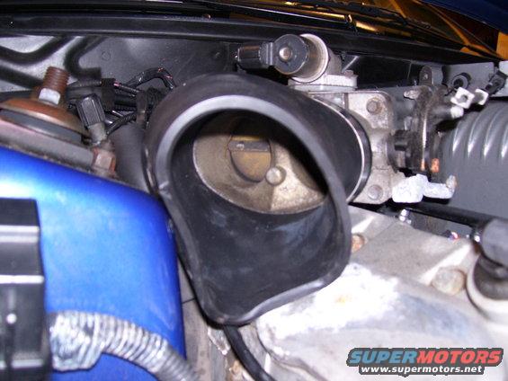 0707-106.jpg Mods and problems begin
HMM - JLT intake no fit ... Engine mount bad?