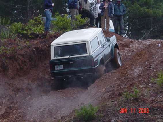 tsf_11103_150.jpg Early bronco goves it a shot but NOT