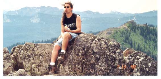 broncofest_2002_day_2_from_todd_031.jpg Im on the rock with my sandwich