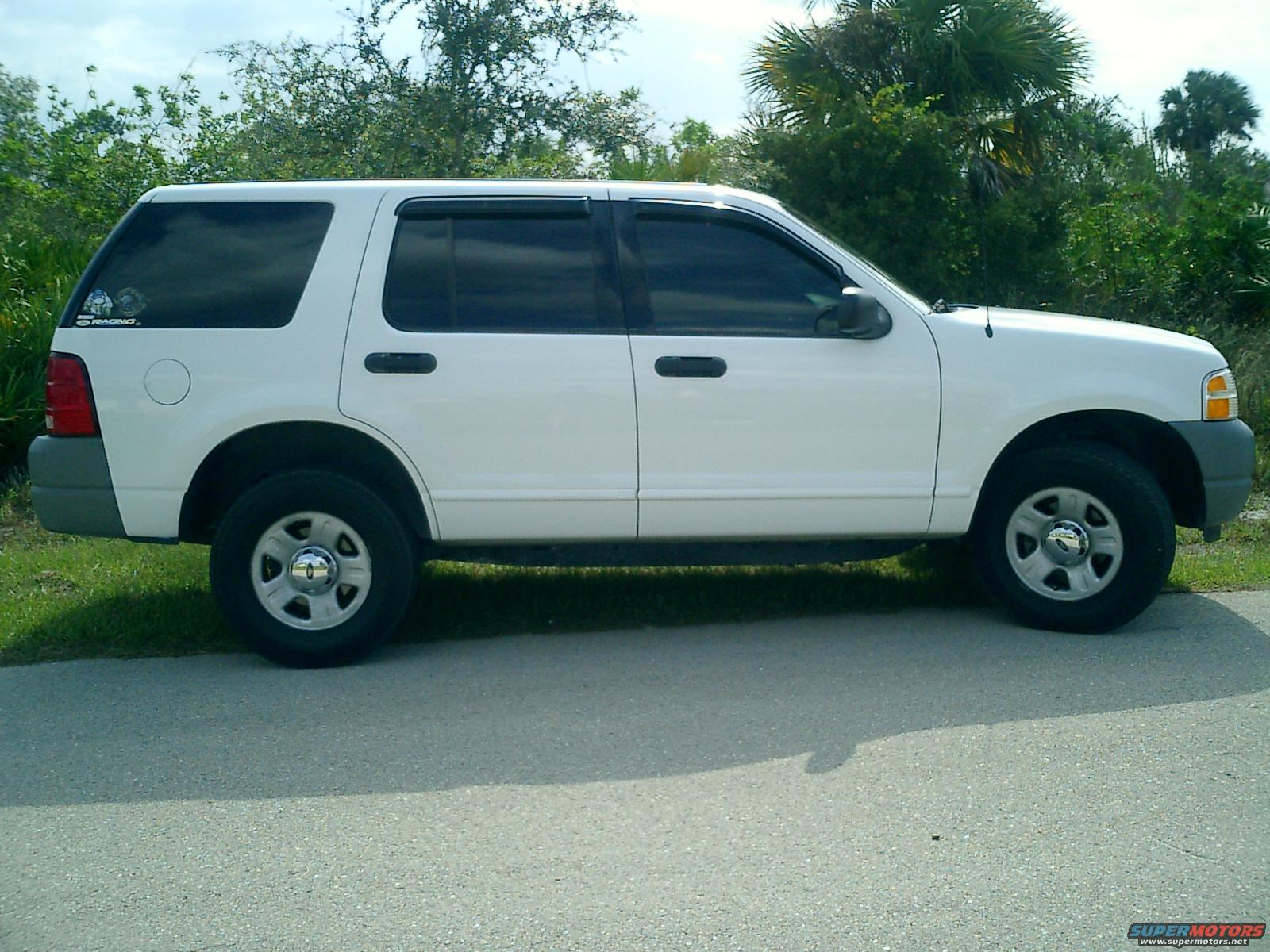 2002 Ford Explorer photo