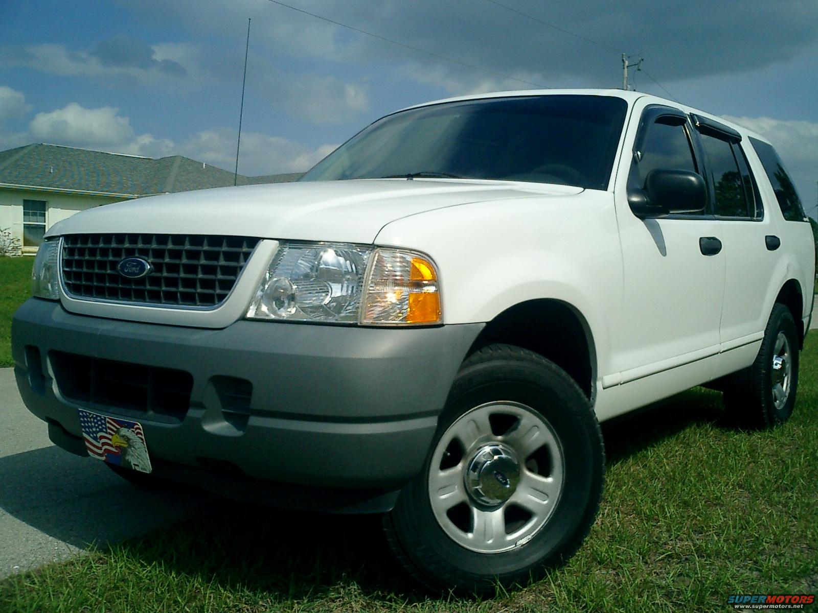 2002 Ford Explorer photo