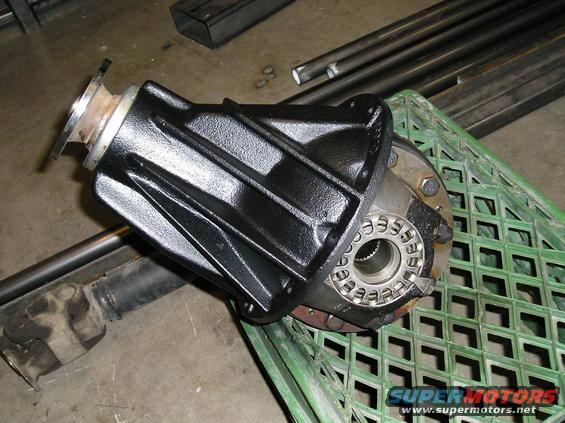 p8230070.jpg V6 third with 5.29 precision gears and detroit locker 