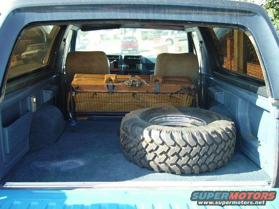 bronco-cargo-new-3.jpg 