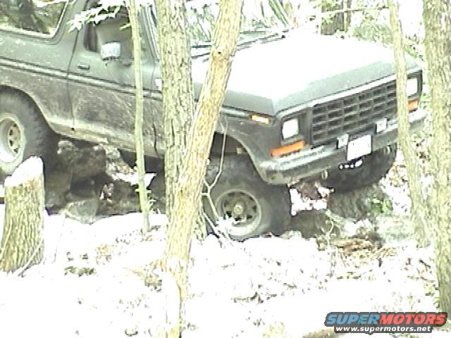 1978 Ford Bronco 3q-front view driving off-road