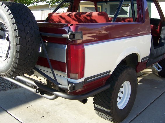 1991 Ford Bronco rear with spare tire mounted on custom bumper