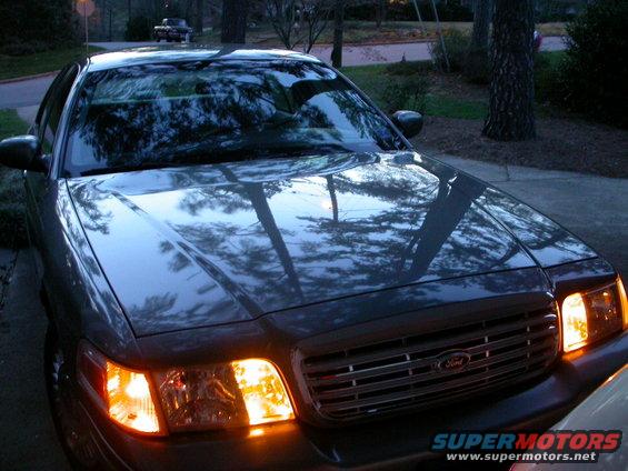 2000 Ford Crown Victoria front grille and headlights