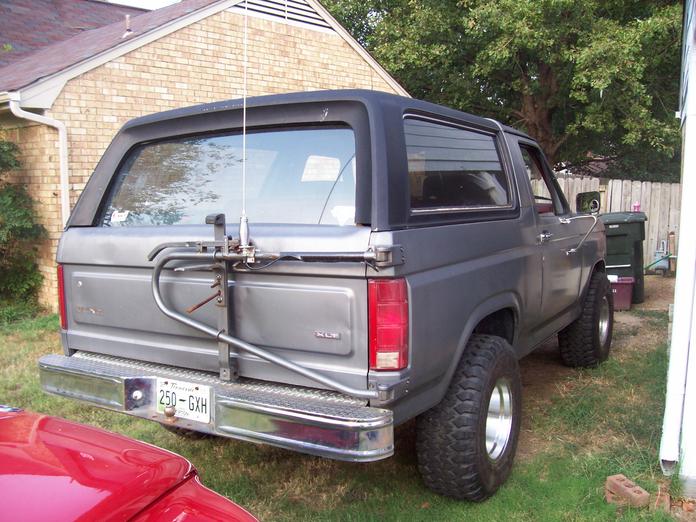 1985 Ford Bronco photo