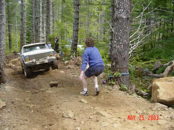broncofest_2003_262.jpg Pulling cable to get off the rock
