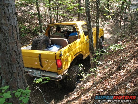 superlift--hs-9.8.07-015.jpg Different angle...Hunter's truck flexes pretty well.