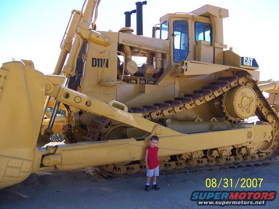 932007-008.jpg Had to snap this picture with my son